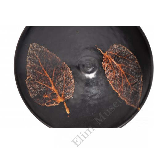 1402 A Jizhou-Ware black glaze leaf bowl